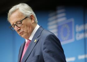 JUNCKER ADVERTE FACEBOOK E GOOGLE PARA COMBATE DE NOTÍCIAS FALSAS