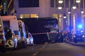 VÁRIOS MORTOS E PELOS MENOS 50 FERIDOS EM INCIDENTE NO MERCADO DE BERLIM