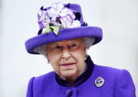 RAINHA ISABEL II ANULOU PRESENÇA NA MISSA DE NATAL DEVIDO A “FORTE RESFRIADO”