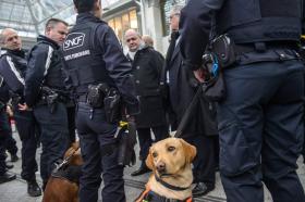 CERCA DE 3.000 POLÍCIAS VIGIAM COMBOIOS FRANCESES DEVIDO À AMEAÇA TERRORISTA