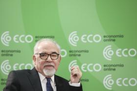 ALTERAR DIAS DE FÉRIAS “NÃO ESTÁ NO PROGRAMA DO GOVERNO” — VIEIRA DA SILVA