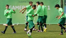 MAIS DE UMA CENTENA DE ADEPTOS MARCARAM PRESENÇA NO TREINO DO SPORTING À PORTA ABERTA