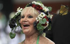 FLORBELA QUEIROZ CELEBRA 60 ANOS DE CARREIRA E GARANTE CONTINUAR A TRABALHAR