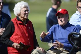 EX-PRESIDENTE EUA GEORGE H. BUSH NOS CUIDADOS INTENSIVOS, MULHER TAMBÉM HOSPITALIZADA