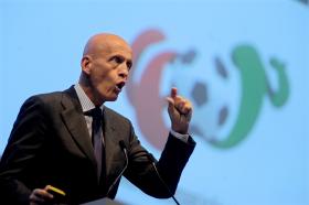 PIERLUIGI COLLINA É O NOVO PRESIDENTE DO COMITÉ DE ÁRBITROS DA FIFA