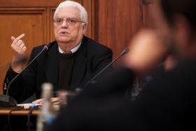 FREITAS IMPEDIDO DE PARTICIPAR NAS CERIMÓNIAS FÚNEBRES DE MÁRIO SOARES POR PROBLEMAS DE SAÚDE