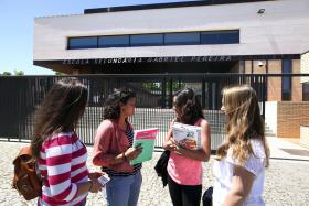CERCA DE 700 MIL ALUNOS VÃO TER PELO MENOS 500 EUROS PARA INVESTIR NAS SUAS ESCOLAS