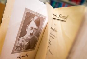 “MEIN KAMPF” DE HITLER TORNOU-SE “BEST-SELLER” NA ALEMANHA E VAI TER 6.ª TIRAGEM