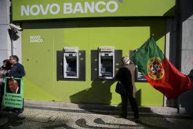 LESADOS DO BES COLOCAM PROVIDÊNCIA CAUTELAR PARA IMPEDIR VENDA DO NOVO BANCO EM PARTES