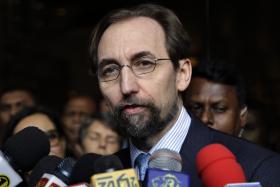 ALTO-COMISSÁRIO DA ONU DIZ QUE MEDIDAS DE TRUMP PARA TRAVAR IMIGRAÇÃO SÃO ILEGAIS E MESQUINHAS