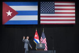 BARACK OBAMA ACABA COM REGIME ESPECIAL DE RESIDÊNCIA PARA CUBANOS