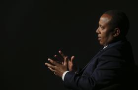 PRIMEIRO-MINISTRO SÃO-TOMENSE PARTICIPA NA CIMEIRA ÁFRICA-FRANÇA NO MALI