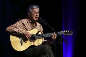 CAETANO VELOSO É GALARDOADO COM PRÉMIO DE CARREIRA EM FESTIVAL ESPANHOL