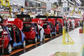 AÇÕES DA FIAT CHRYSLER SUSPENSAS EM MILÃO APÓS QUEDA DE 16%