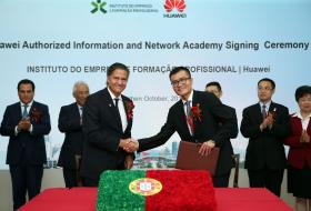 EMBAIXADOR PORTUGUÊS NA CHINA RECEBE 4.ª FEIRA PRÉMIO DE DIPLOMATA ECONÓMICO DO ANO