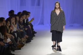 PORTUGUÊS HUGO COSTA APRESENTA EM PARIS COLEÇÃO PARA O PRÓXIMO INVERNO