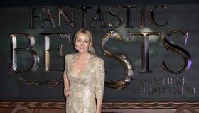 “MONSTROS FANTÁSTICOS E ONDE ENCONTRÁ-LOS”, DE J.K. ROWLING, É PUBLICADO EM FEVEREIRO