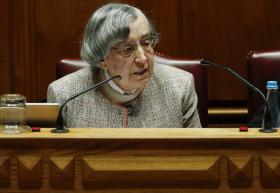 TEODORA CARDOSO DIZ QUE É PRECISO REPENSAR O PROCESSO DO INVESTIMENTO PÚBLICO