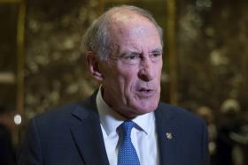 DONALD TRUMP NOMEIA EX-SENADOR DAN COATS DIRETOR DAS INFORMAÇÕES NACIONAIS