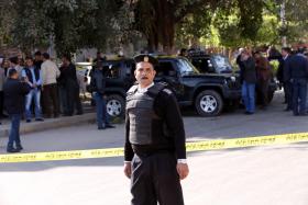 PELO MENOS OITO POLÍCIAS MORRERAM NO EGITO EM ATENTADO