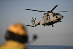 FRANÇOIS HOLLANDE NO IRAQUE PARA VISITAR FORÇAS QUE COMBATEM ESTADO ISLÂMICO