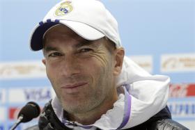 FRANCE FOOTBALL ELEGE ZIDANE O MELHOR TREINADOR FRANCÊS DE 2016