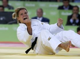TELMA MONTEIRO OPERADA AO OMBRO ESQUERDO, RECUPERAÇÃO PODE CHEGAR A SEIS MESES