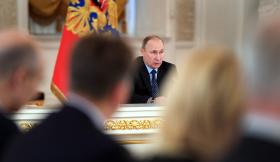 ESPIONAGEM DOS EUA ACUSA PUTIN DE FAVORECER ELEIÇÃO DE DONALD TRUMP