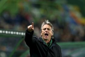 JORGE JESUS DIZ QUE É “DESUMANO ERRAR SEMPRE PARA O MESMO LADO”