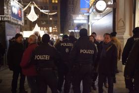 POLÍCIA AUSTRÍACA REALIZA OPERAÇÕES ANTITERRORISTAS EM VIENA E GRAZ