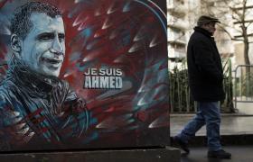 CHARLIE HEBDO CONTINUA A COMBATER “OS FUNDAMENTALISMOS RELIGIOSOS” – DESENHADORA