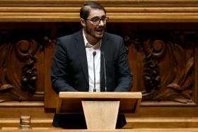 MÁRIO SOARES: BE DESTACA CONVERGÊNCIAS RECENTES, PCP SEM ESCONDER DIVERGÊNCIAS