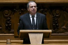 GOVERNO PROCURARÁ ALTERNATIVA COM PARCEIROS SOCIAIS E DA ESQUERDA SE TSU CHUMBAR — PS