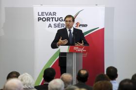 PASSOS COELHO ACUSA PCP E BE DE TEREM MUDADO DE OPINIÃO SOBRE DESCIDA DA TSU