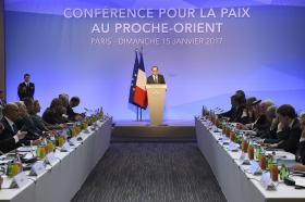 PAZ PARA O MÉDIO ORIENTE NÃO É SONHO DO PASSADO – PRESIDENTE FRANCÊS