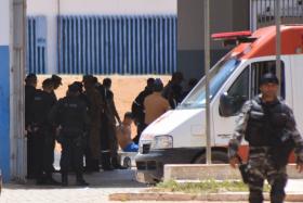 CERCA DE 200 PRESOS FOGEM DE PRISÃO BRASILEIRA APÓS NOVO MOTIM