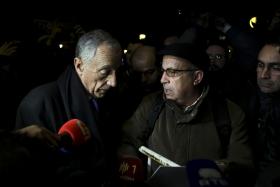 TRABALHADORES DA CASA DA MOEDA APUPAM MINISTRO DAS FINANÇAS E APLAUDEM PRESIDENTE