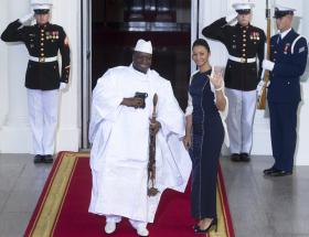 JAMMEH DECLARA QUE VAI CEDER O PODER NA GÂMBIA AO FIM DE 22 ANOS