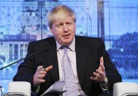 LONDRES GANHA ISENÇÃO PARA CIDADÃOS COM DUPLA NACIONALIDADE ABRANGIDOS POR DECRETO DE TRUMP
