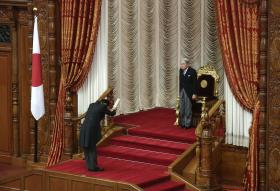 COMISSÃO ANUNCIA SEGUNDA-FEIRA RECOMENDAÇÕES SOBRE RENÚNCIA DO IMPERADOR DO JAPÃO