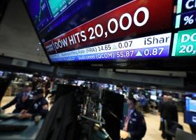 DOW JONES ENCERRA PELA PRIMEIRA VEZ NA SUA HISTÓRIA ACIMA DOS 20 MIL PONTOS