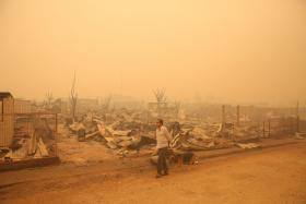 MAIS DE 9.000 PESSOAS COMBATEM OS INCÊNDIOS FLORESTAIS NO CHILE