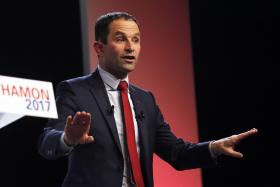 ELEITORES FRANCESES ESCOLHEM HOJE CANDIDATO SOCIALISTA ÀS PRESIDENCIAIS