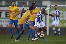 FC PORTO VENCE ESTORIL-PRAIA EM PARTIDA DECIDIDA NOS MINUTOS FINAIS