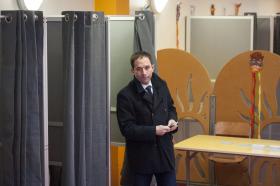 EX-MINISTRO DA EDUCAÇÃO FRANCÊS BENOIT HAMON É O CANDIDATO SOCIALISTA ÀS PRESIDENCIAIS