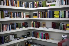 LIVRO “1984” DE ORWELL SOBE À LIDERANÇA DE VENDAS COM “FACTOS ALTERNATIVOS” DE TRUMP