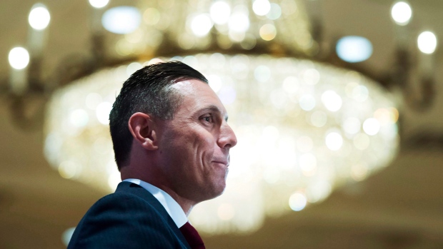 O líder do partido Conservador do Ontário Patrick Brown fala ao Canadian Club em Toronto, nesta foto de 7 de junho, 2016. (Nathan Denette/The Canadian Press)