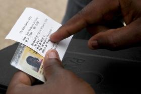 CIDADÃOS ESTRANGEIROS TENTARAM EFETUAR REGISTO ELEITORAL EM ANGOLA