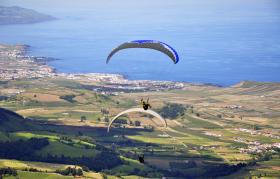 PRATICANTE DE PARAPENTE GRAVEMENTE FERIDO EM VILA DO BISPO, ALGARVE – CDOS