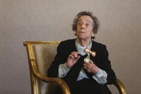 MORREU MANUELA DE AZEVEDO, A PRIMEIRA JORNALISTA COM CARTEIRA PROFISSIONAL EM PORTUGAL